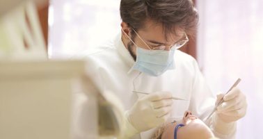 Rusya'da diş hekimliği eğitimi alan öğrenci