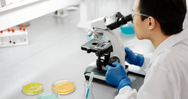 Rusya'da biyomedikal mühendisliği eğitimi alan öğrenci